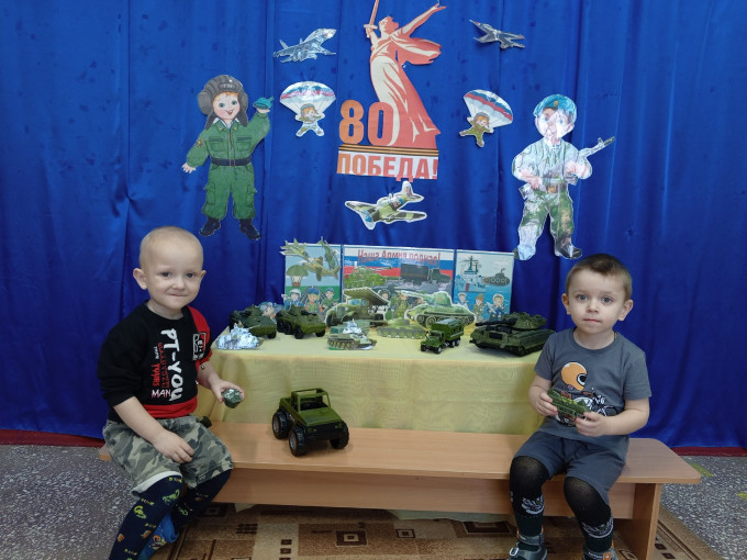 Выставка "Игрушечной военной техники" Выставка "Игрушечной военной техники".
